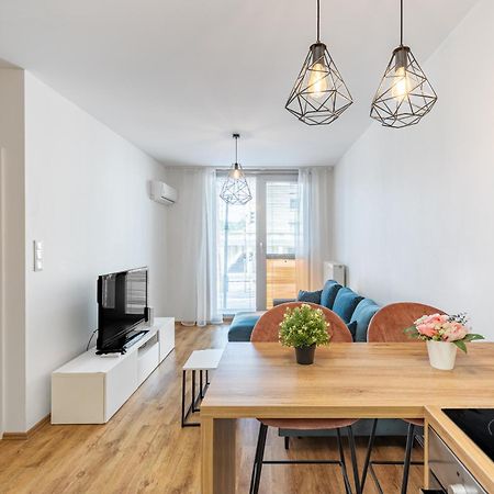 Leo Apartment - Ac & Free Parking 브라티슬라바 외부 사진