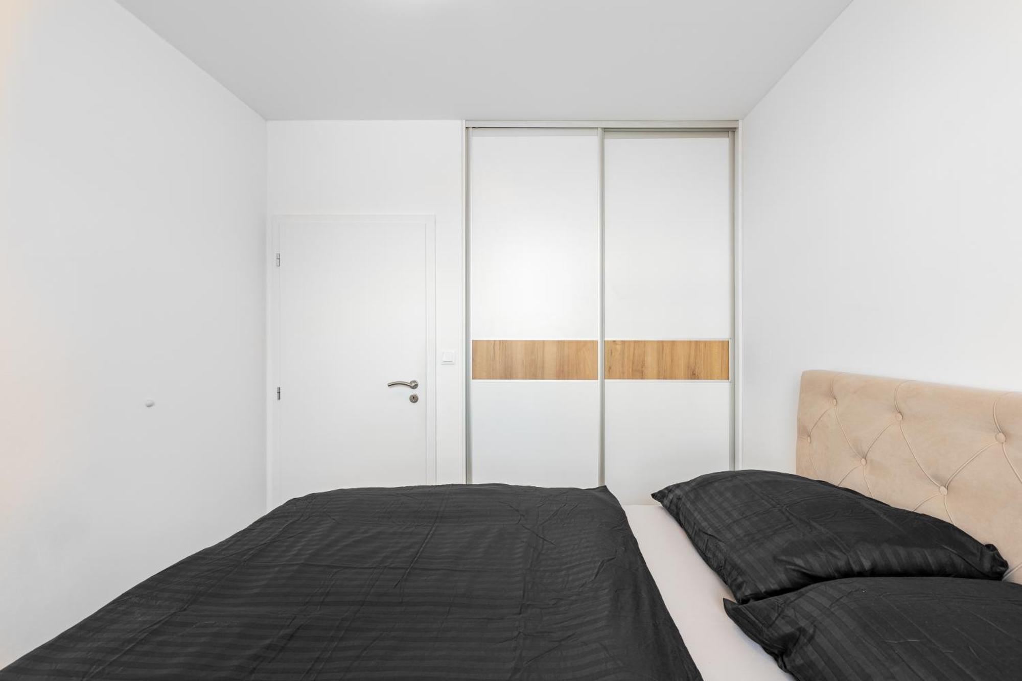 Leo Apartment - Ac & Free Parking 브라티슬라바 외부 사진